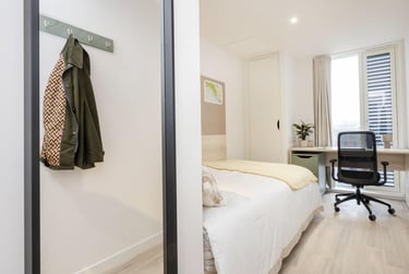 1 bed flat, Brown Street, City Centre, Dundee, DD15AQ - Image 1